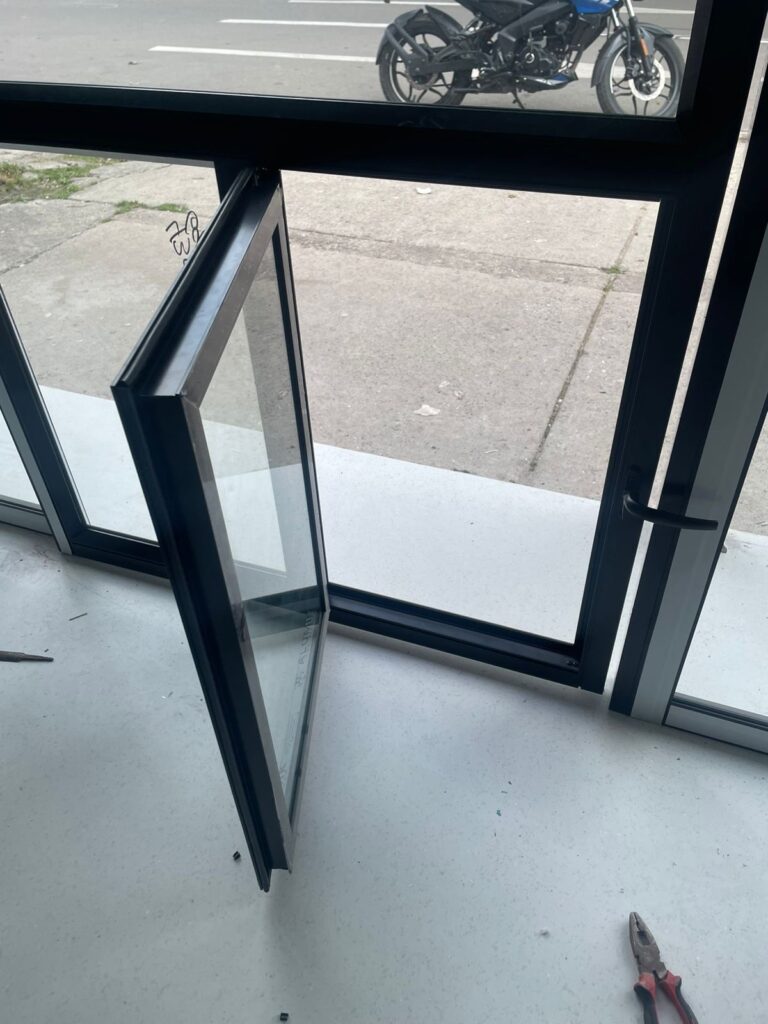 e923a220-eac3-4cae-8627-23c7f4004463